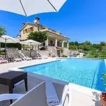Runko Villa Benazici